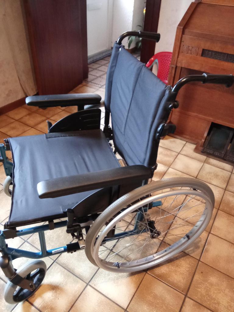 chaisse roulante et déambulateur, Enlèvement, Pliant, Utilisé