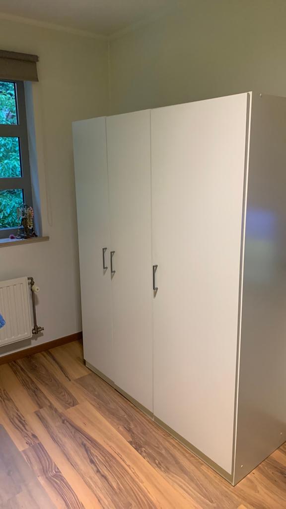 Witte kleerkast, Huis en Inrichting, Kasten | Kleerkasten, Ophalen, Zo goed als nieuw