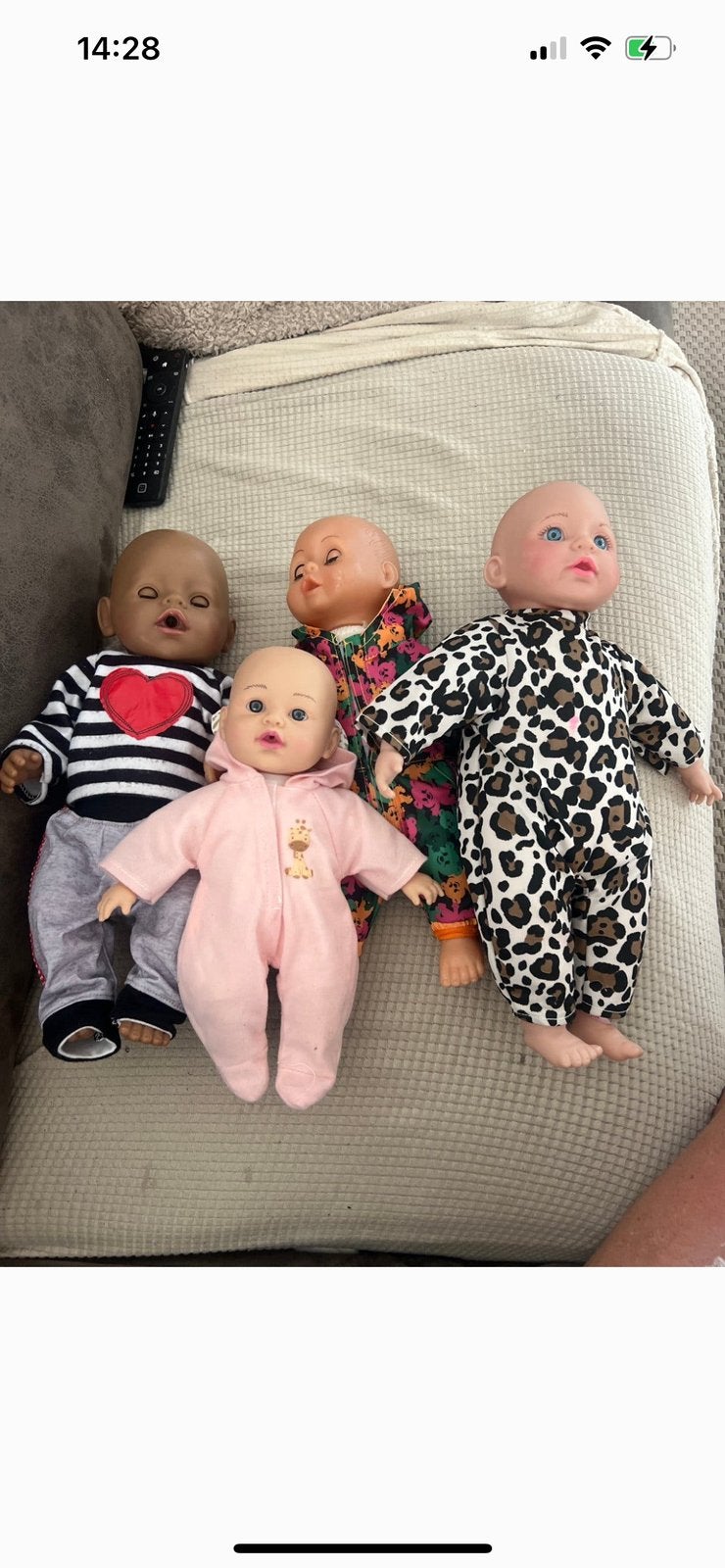 4 poppen waaronder echte jongens baby born, Ophalen, Gebruikt
