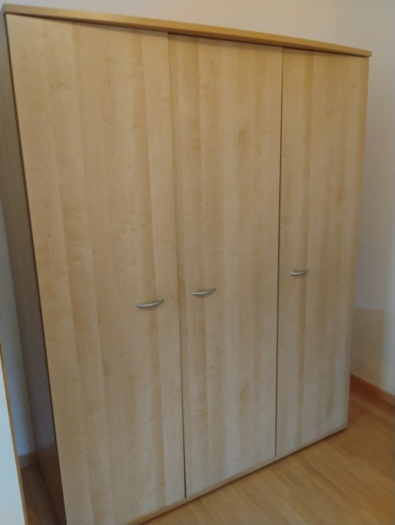 3 deurs kleerkast, Ophalen, Gebruikt, Overige houtsoorten, Met plank(en)