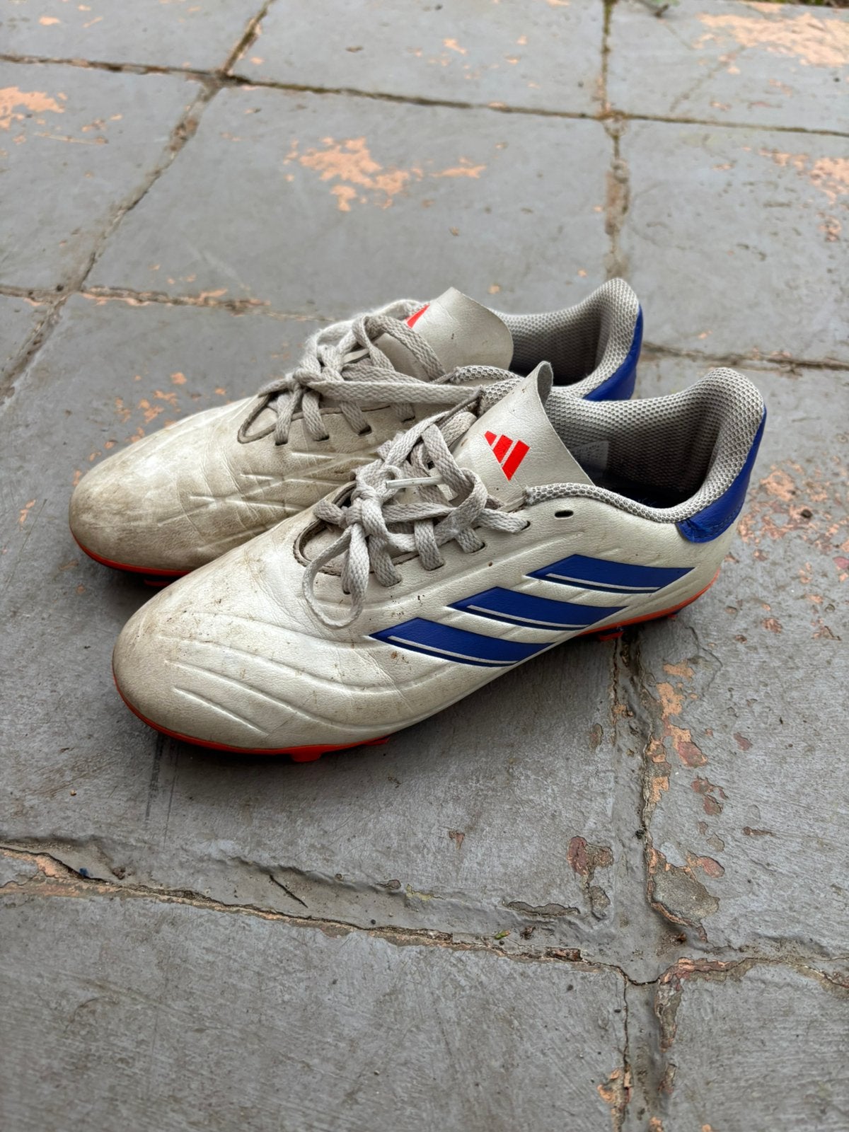 Les chaussures de football doivent aller vite !, Sports & Fitness, Football, Enlèvement, Comme neuf, Chaussures