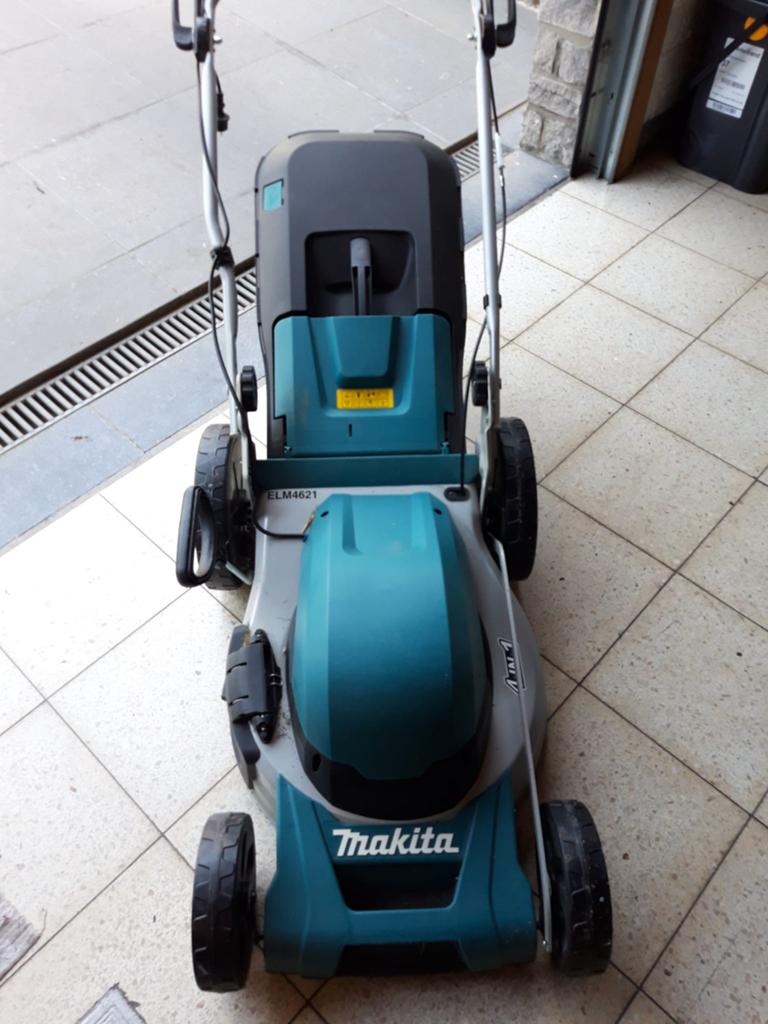 Electrische zelftrekkende grasmaaier - Makita, Tuin en Terras, Grasmaaiers, Ophalen, Cirkelmaaier, Elektrische grasmaaier, Zo goed als nieuw