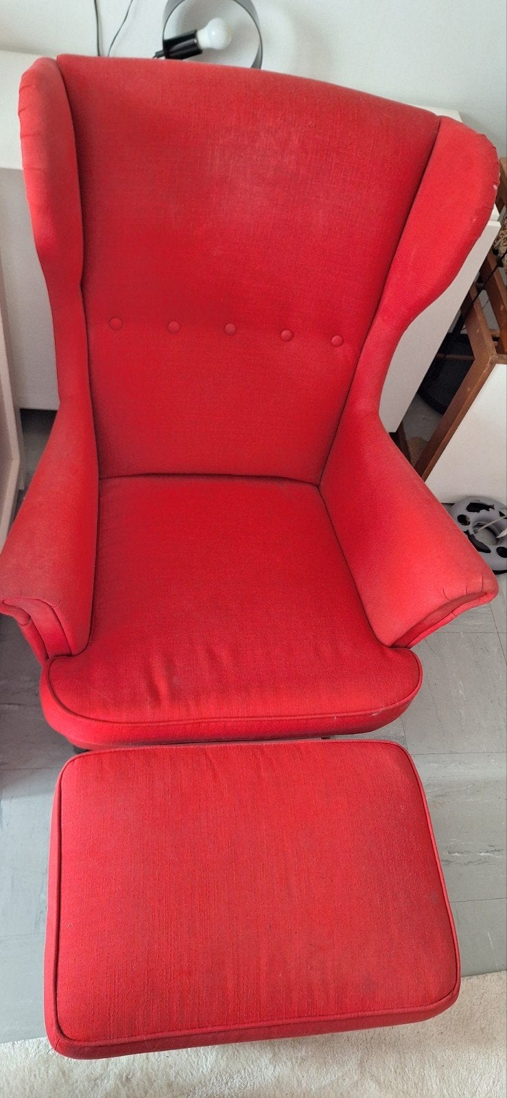 Fauteuil 1 personne + pouf rouge assorti

En bon état, Maison & Meubles, Enlèvement