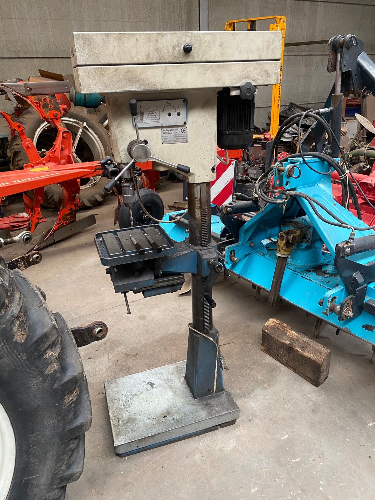 Kolom boormachine, Ophalen, Boormachine
