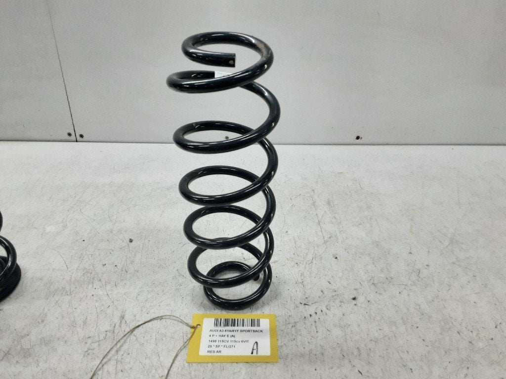 RESSORT DE SUSPENSION ARRIERE Audi A3 Sportback (8YA), Auto-Union-Straße  1,
85057  Ingolstadt, DE, Info@audi.de, Audi, Utilisé