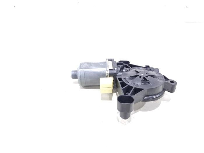 Moteur de vitre portière d'un Volkswagen Tiguan, Autos : Pièces & Accessoires, Carrosserie & Tôlerie, Volkswagen, Utilisé, 3 mois de garantie