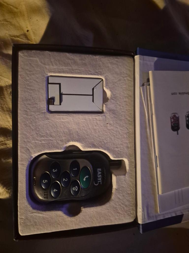 Gsm voor 5 noodnummers in te zetten, Ophalen, Overige modellen, Geen camera, Nieuw