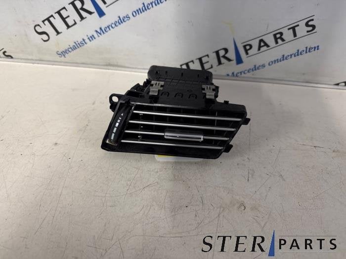 Grille aération tableau de bord d'un Mercedes E-Klasse, 3 mois de garantie, Utilisé, -, -