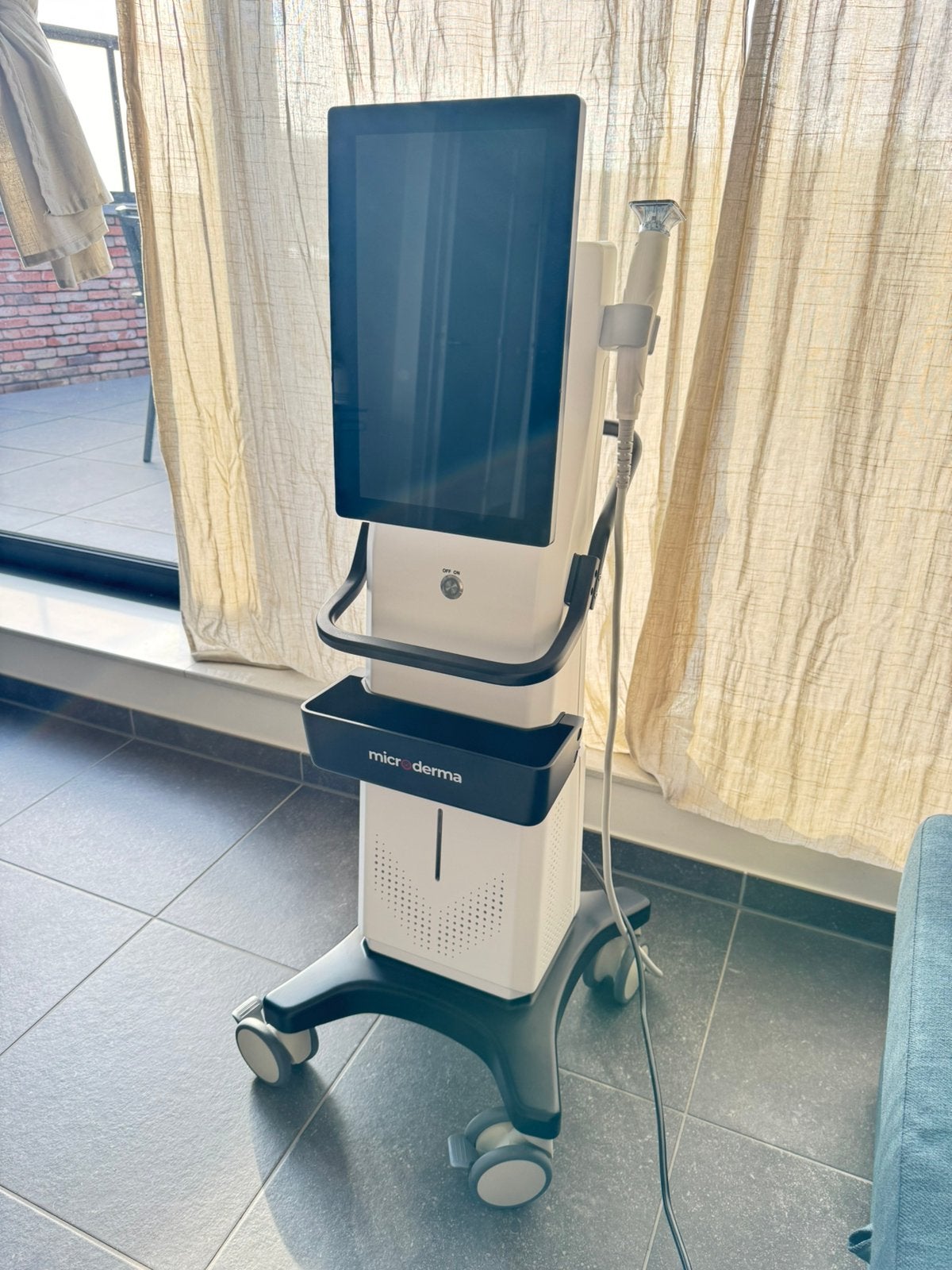 Professionele radiofrequente micronaaldmachine, Ophalen