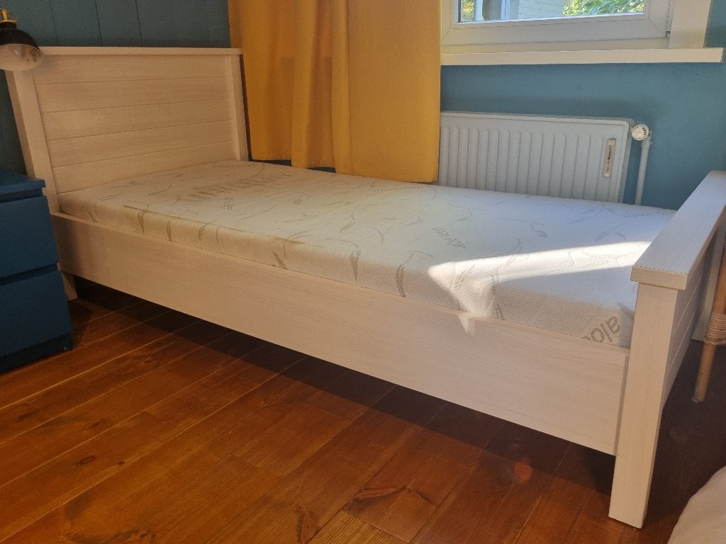 Eenpersoonsbed met matrasbodem en matras, Ophalen, 100 cm, Eenpersoons, Zo goed als nieuw