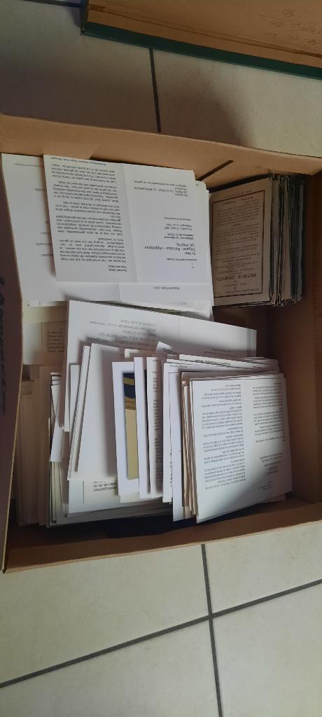 doos bidprentjes Waregem, Desselgem, en omstreken, Verzamelen, Bidprentjes en Rouwkaarten, Ophalen of Verzenden