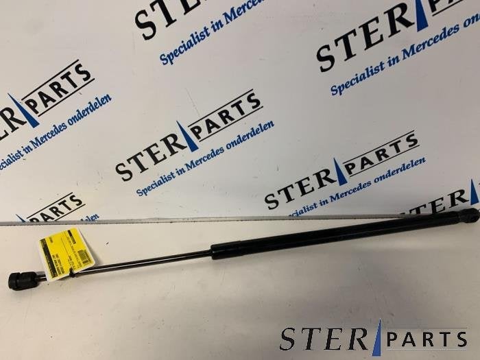 Gasdemper Motorkap links van een Mercedes E-Klasse, Gebruikt, -, Ophalen of Verzenden, -