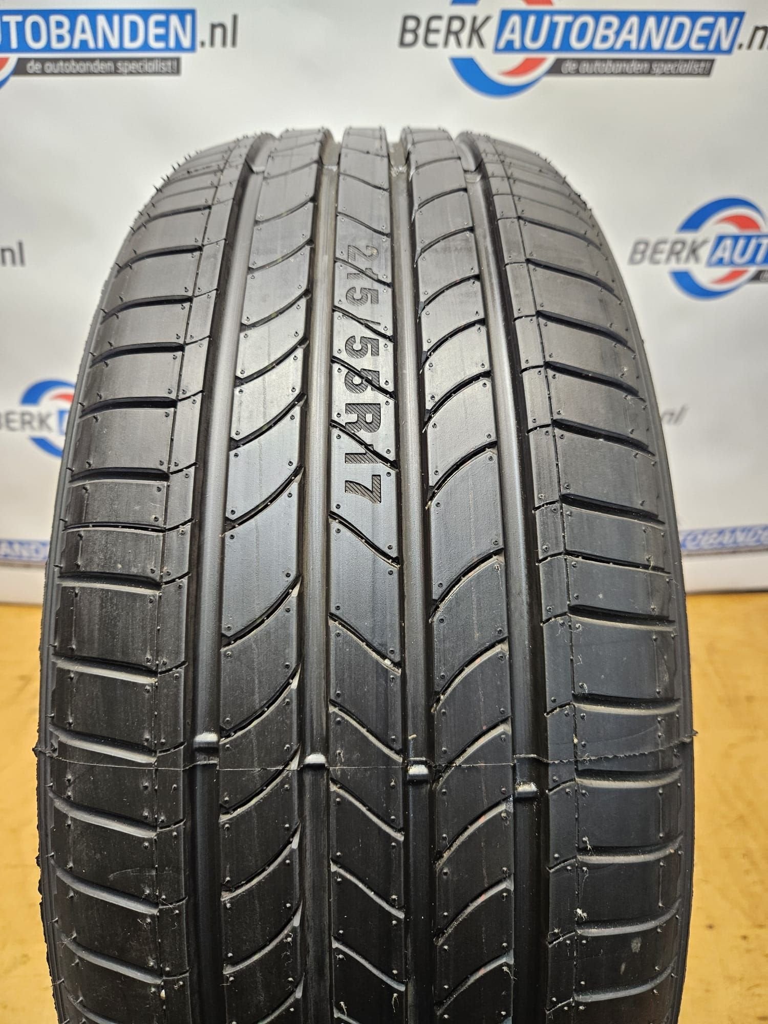 2x Wanli Harmonic Plus XL (DEMO) 215/55 R17 98V 215/55/17 21, Auto-onderdelen, Banden en Velgen, -, -, 17 inch, Ophalen of Verzenden