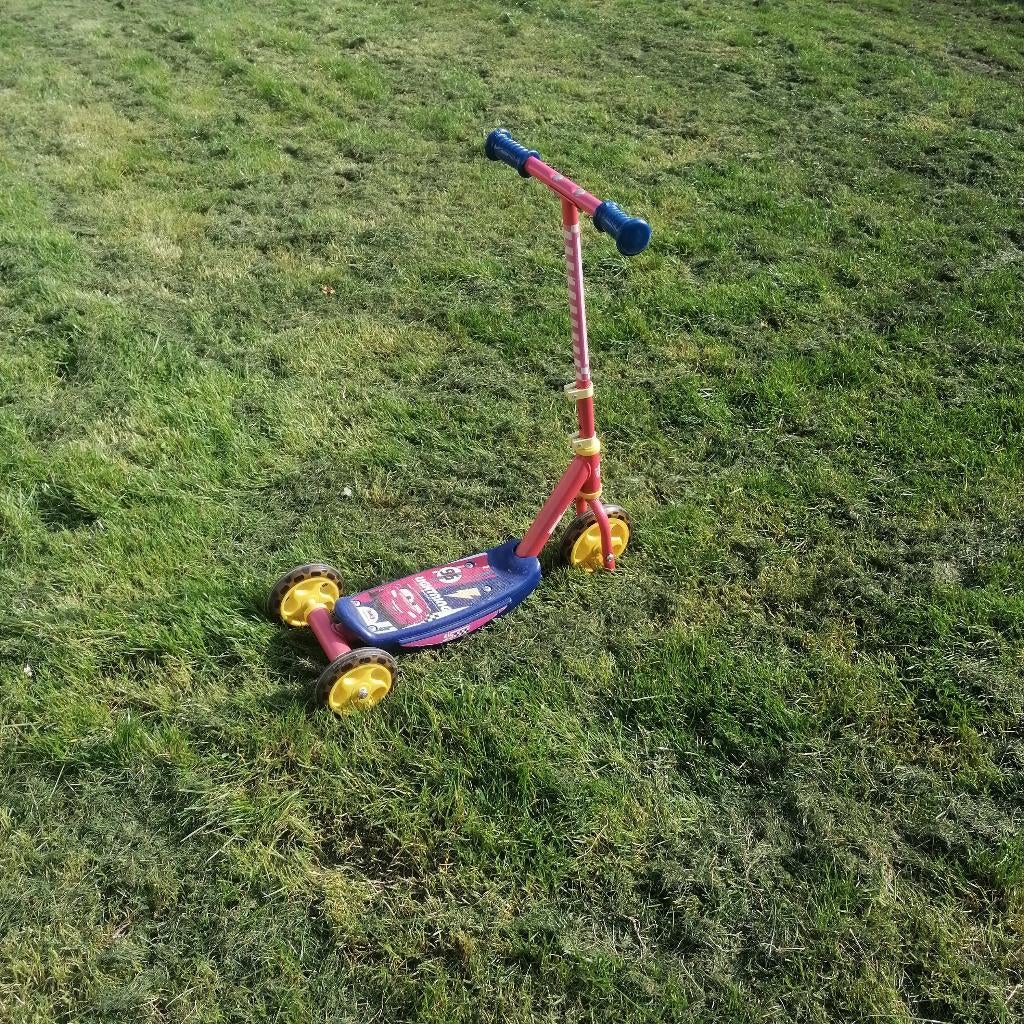 Trottinette enfant (Thèmes "Cars"), Enlèvement, Utilisé, Step simple
