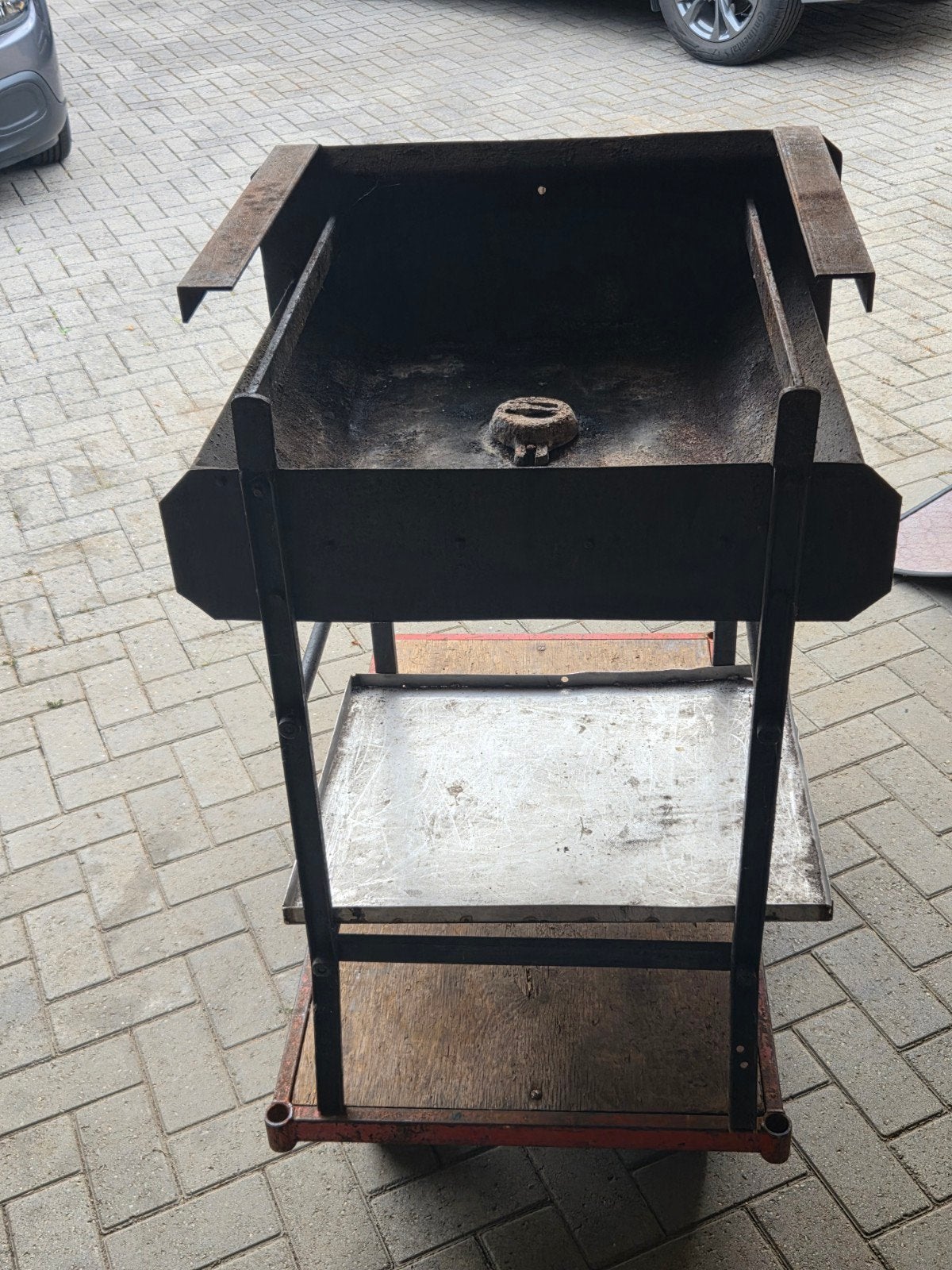 Bbq met luchtaanjager, Ophalen
