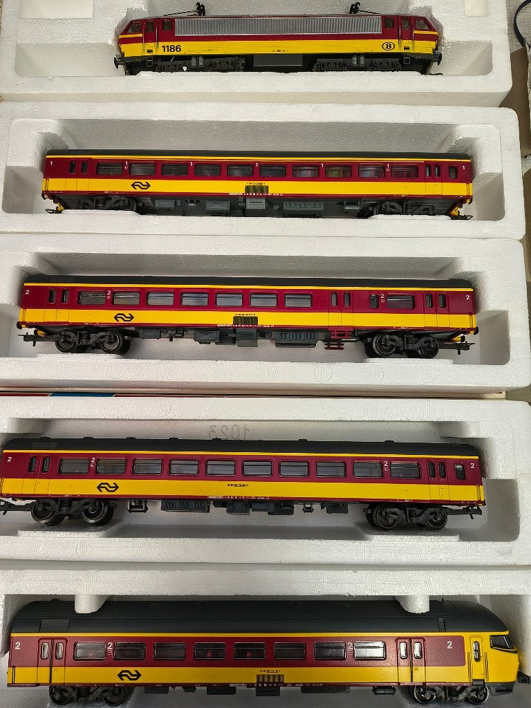 Lima Models NS Locomotief + 4 wagons, Treinset, Gelijkstroom, Analoog, Ophalen of Verzenden