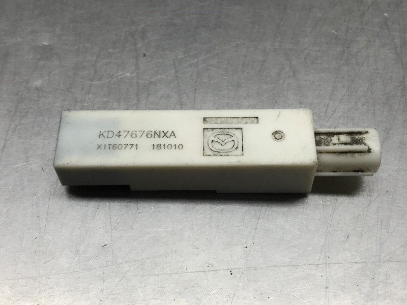 ANTENNE D'ACCÈS SANS CLÉ CX-5 II (KF) (|KD47676NXA|), Hitdorfer Straße 73
51371  Leverkusen, DE, Mazda, Utilisé, Info@mazda.de