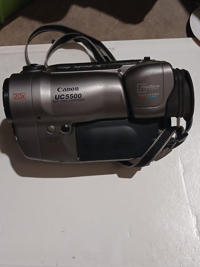 Caméscope Canon UC5500 8mm – Vintage avec Zoom 20x, Enlèvement ou Envoi, Canon, Caméra, Utilisé