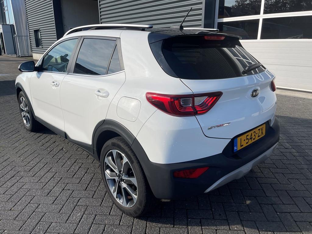 Kia Stonic 1.0 panoramadak, stuurwielverwarming, navigatie,, Voorwielaandrijving, 450 kg, Gebruikt, Euro 6