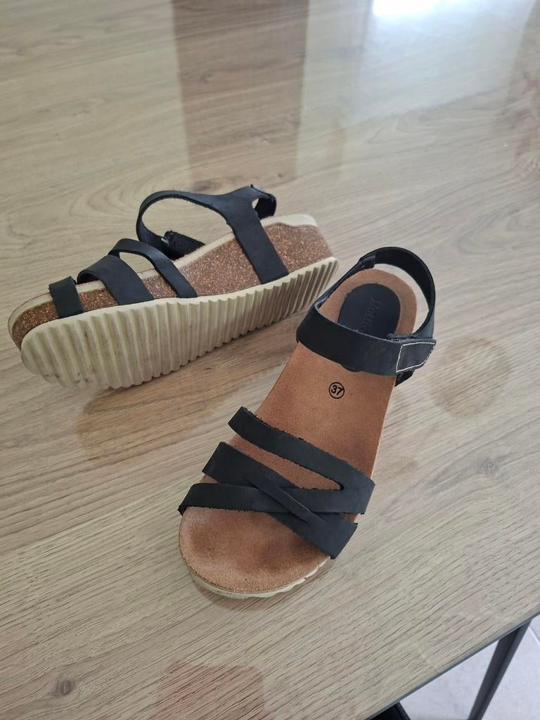 Sandalen, Ophalen