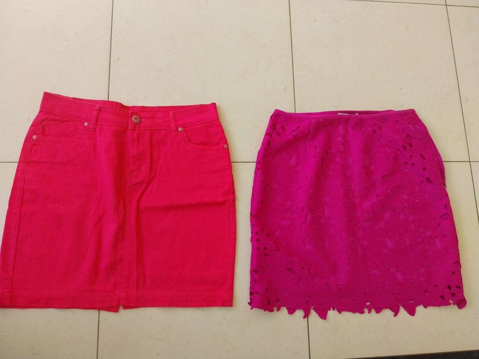 Twee korte rokken maat 42, Kleding | Dames, Ophalen of Verzenden, Maat 42/44 (L)