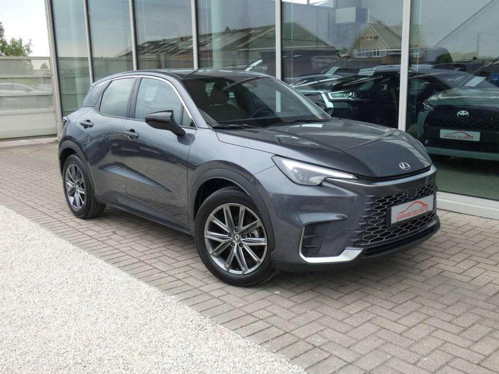 Lexus LBX Hybrid RELAX +LEDER +Elektrische zetel +Stoelmemor, Auto's, Zwart, LBX, Bedrijf, 5 zetels