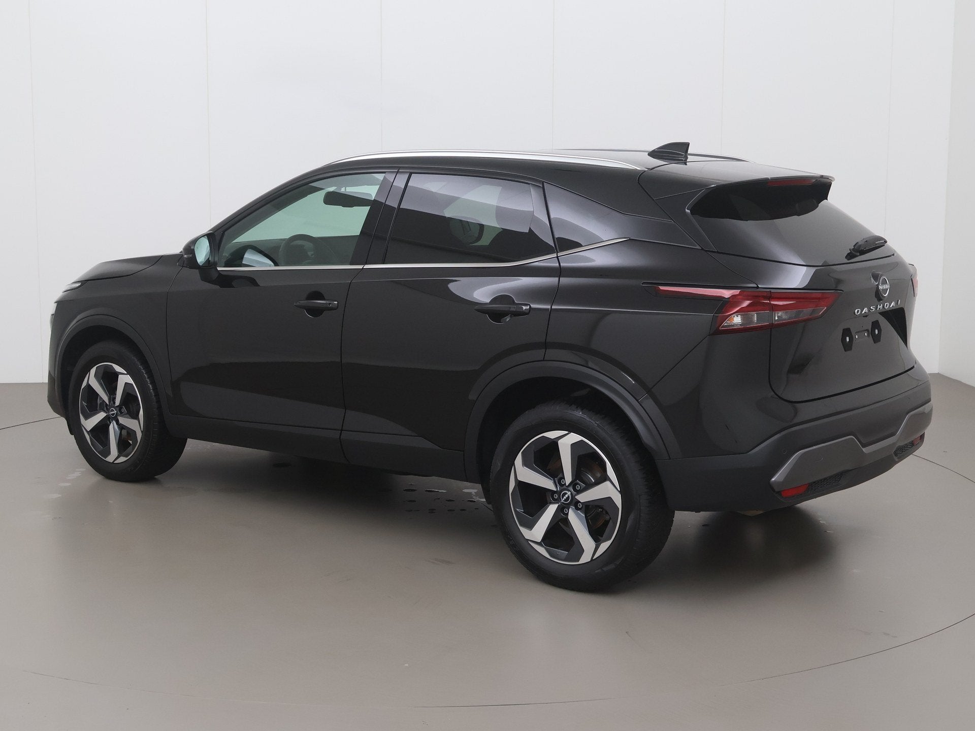 Nissan Qashqai dig-t n-connecta 158 AT, Zwart, Bedrijf, Open dak, 5 deurs