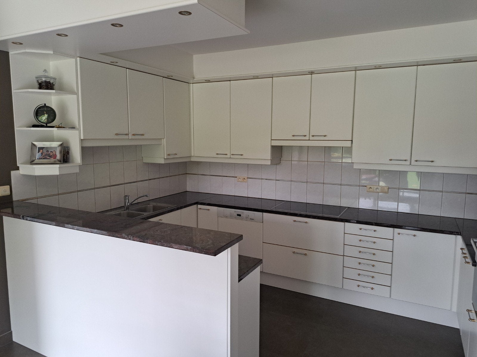keuken , volledig met miele apparatuur, Ophalen, U-keuken, Wit, Graniet of Steen