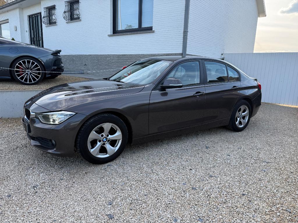 BMW 320 I vele opties, Auto's, BMW, Bruin, 124 g/km, Bedrijf, 5 deurs