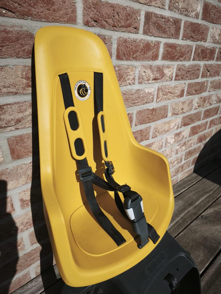 Siège vélo Bobike One Maxi - Jaune + Click and Go E- BD, Ophalen, Zo goed als nieuw, Achterzitje, Voetsteuntjes