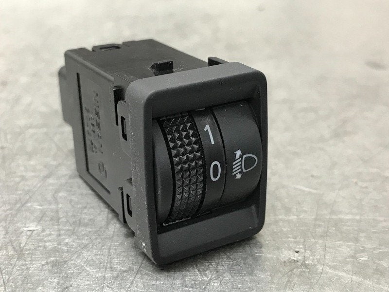 KOPLAMP IHV SCHAKELAAR Nissan Qashqai (J11) (|HV02C|), Auto-onderdelen, Gebruikt, Germany@nissan-services.eu, Kronenweg 38
50389  Wesseling, DE