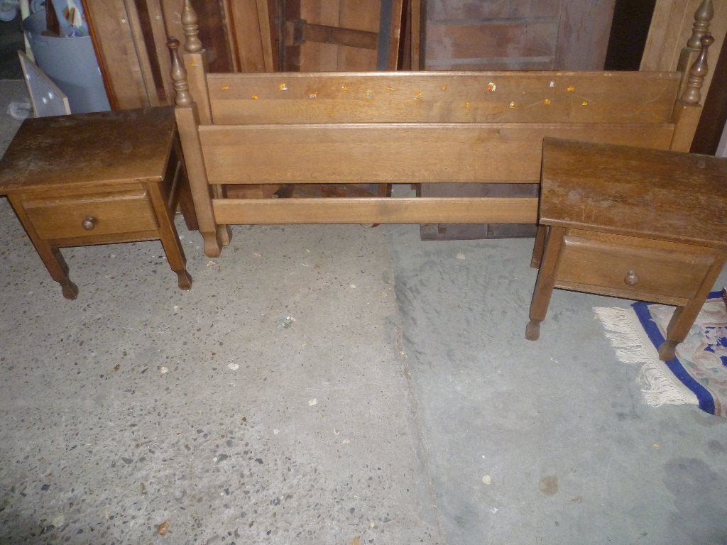 EIKEN 2 PERSOONS BED MET 2 NACHTKASTJES, Antiek en Kunst, Ophalen