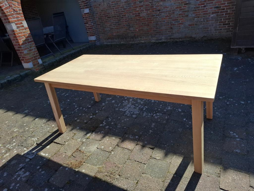 Onbewerkte eiken eettafel, Ophalen