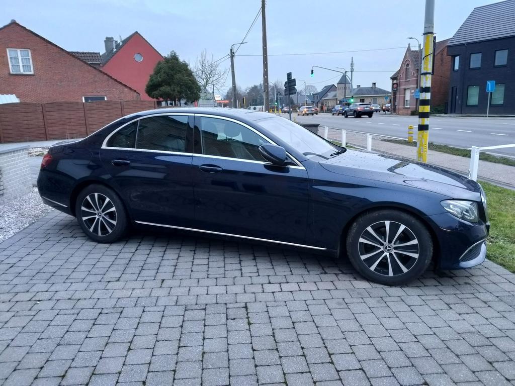 Mercedes E Klasse 200 exklusive Paket incl btw, Automaat, 4 deurs, Euro 6, Blauw