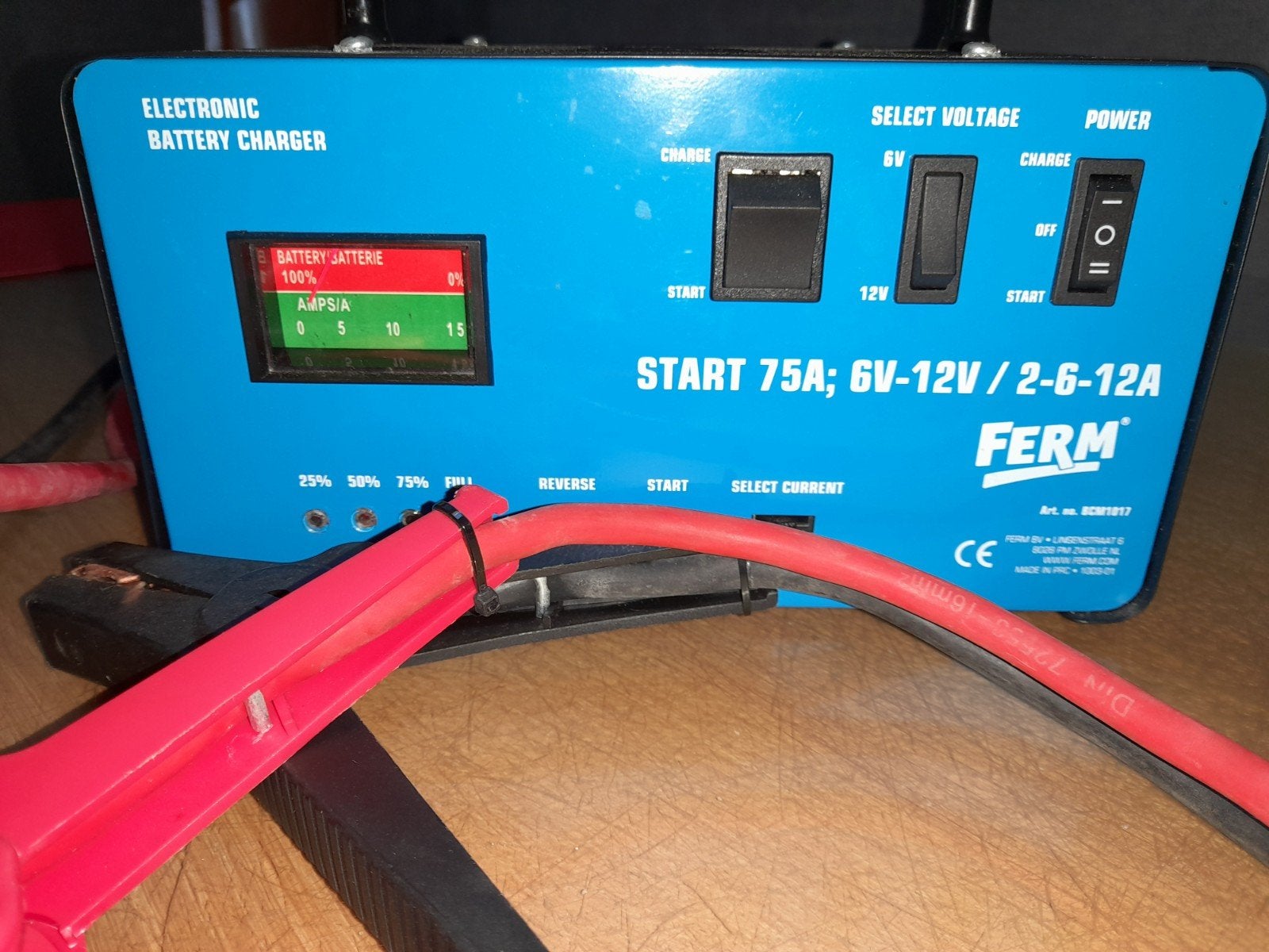 Chargeur de batterie Ferm 6 V et 12 V, Autos : Pièces & Accessoires, Neuf