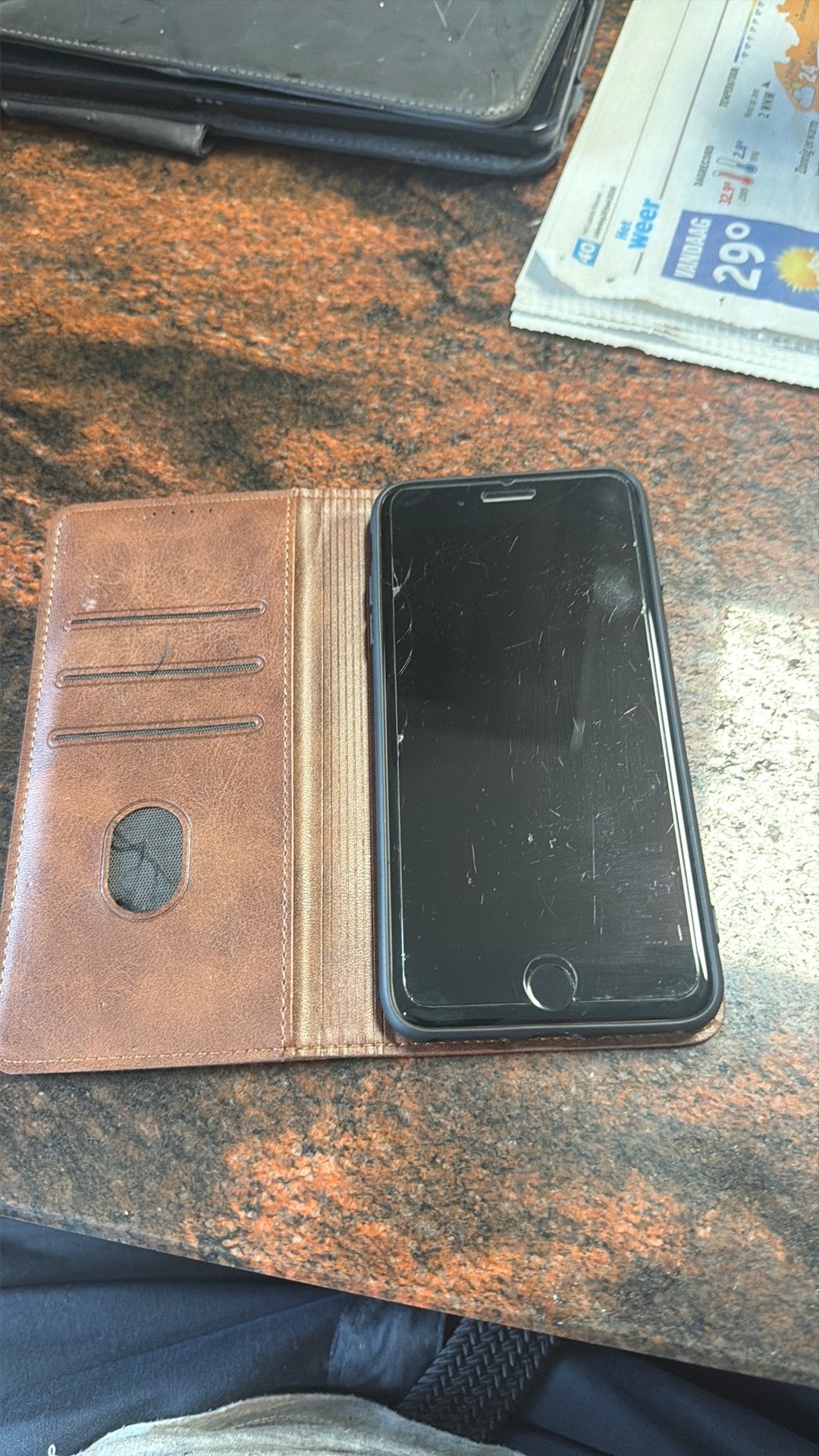 Iphone 7+ pro met wallethoes, Telecommunicatie, Mobiele telefoons | Hoesjes en Screenprotectors | Apple iPhone, Ophalen, Zo goed als nieuw