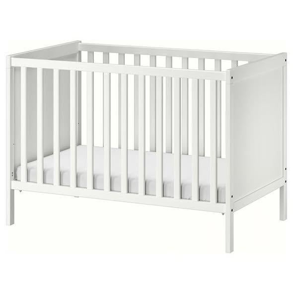 Babybedje 60 x 120 wit Ikea Sundvik, Kinderen en Baby's, Ophalen, Zo goed als nieuw, Ledikant
