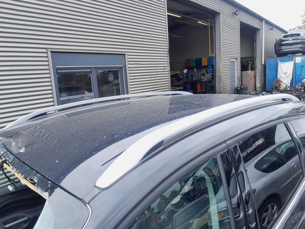 BARRES DE TOIT Ford Kuga II (DM2) (01-2012/06-2019), Henry-Ford-Straße  1
50735  Köln, DE, Ford-Werke GmbH, Kunden@ford.com, Ford