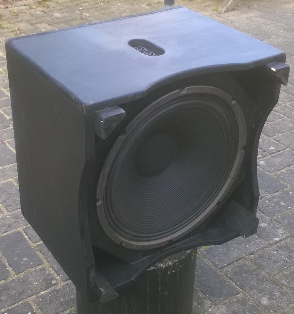 Baskasten 200-400 Watt 15 inch down firing, 2 stuks, Audio, Tv en Foto, Luidsprekerboxen, Overige merken, Overige typen, Ophalen of Verzenden