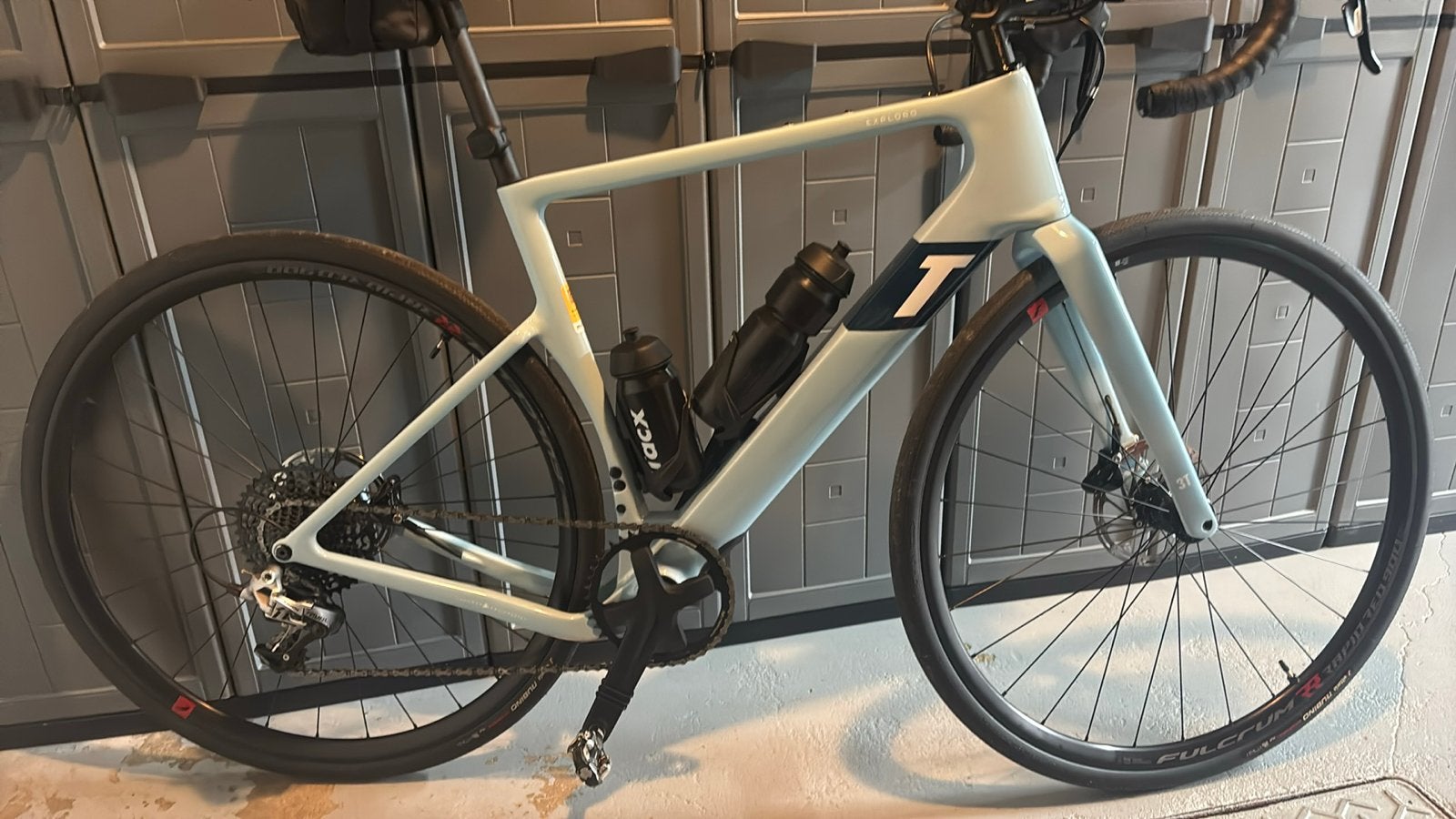 3t exploro ultra (taille 54), Enlèvement, Comme neuf