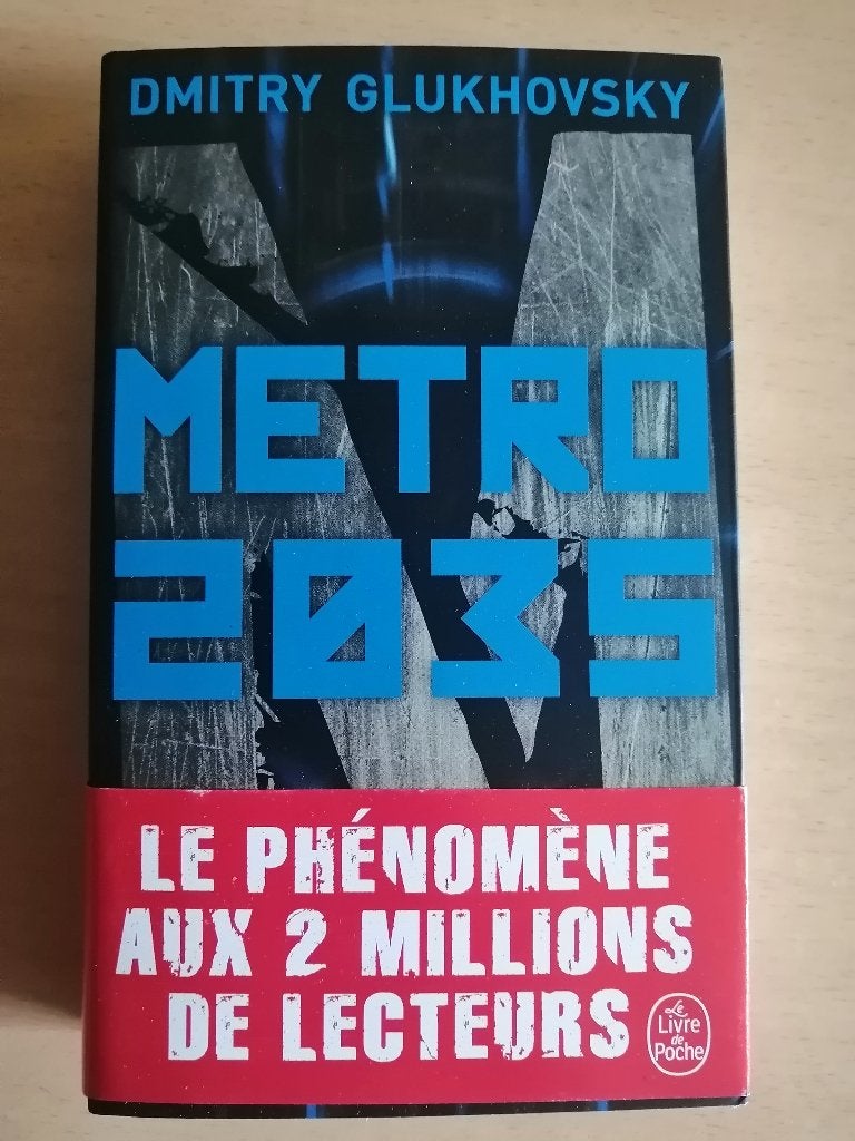 Métro 2035 de Dmitry Glukhovsky, Livres, Science-fiction, Enlèvement ou Envoi, Comme neuf