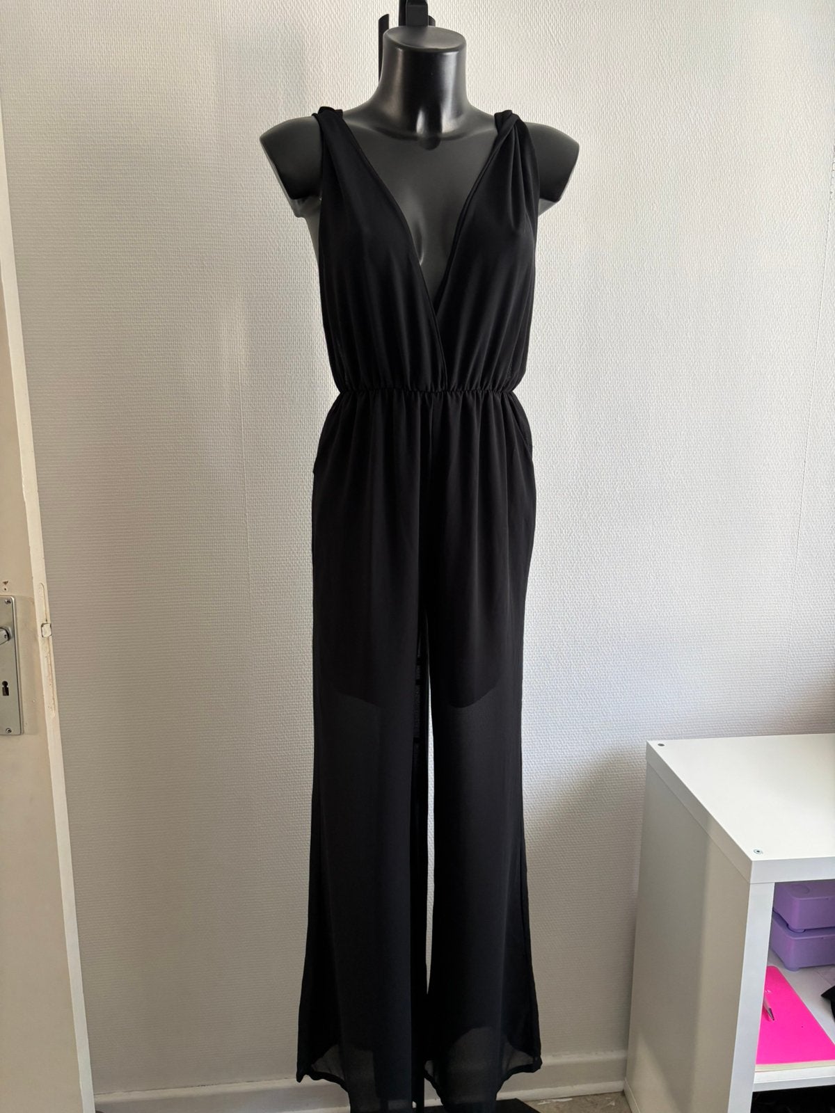 Nieuwe zwarte vaardige jumpsuit, Kleding | Dames, Jumpsuits, Ophalen of Verzenden, Nieuw, Zwart