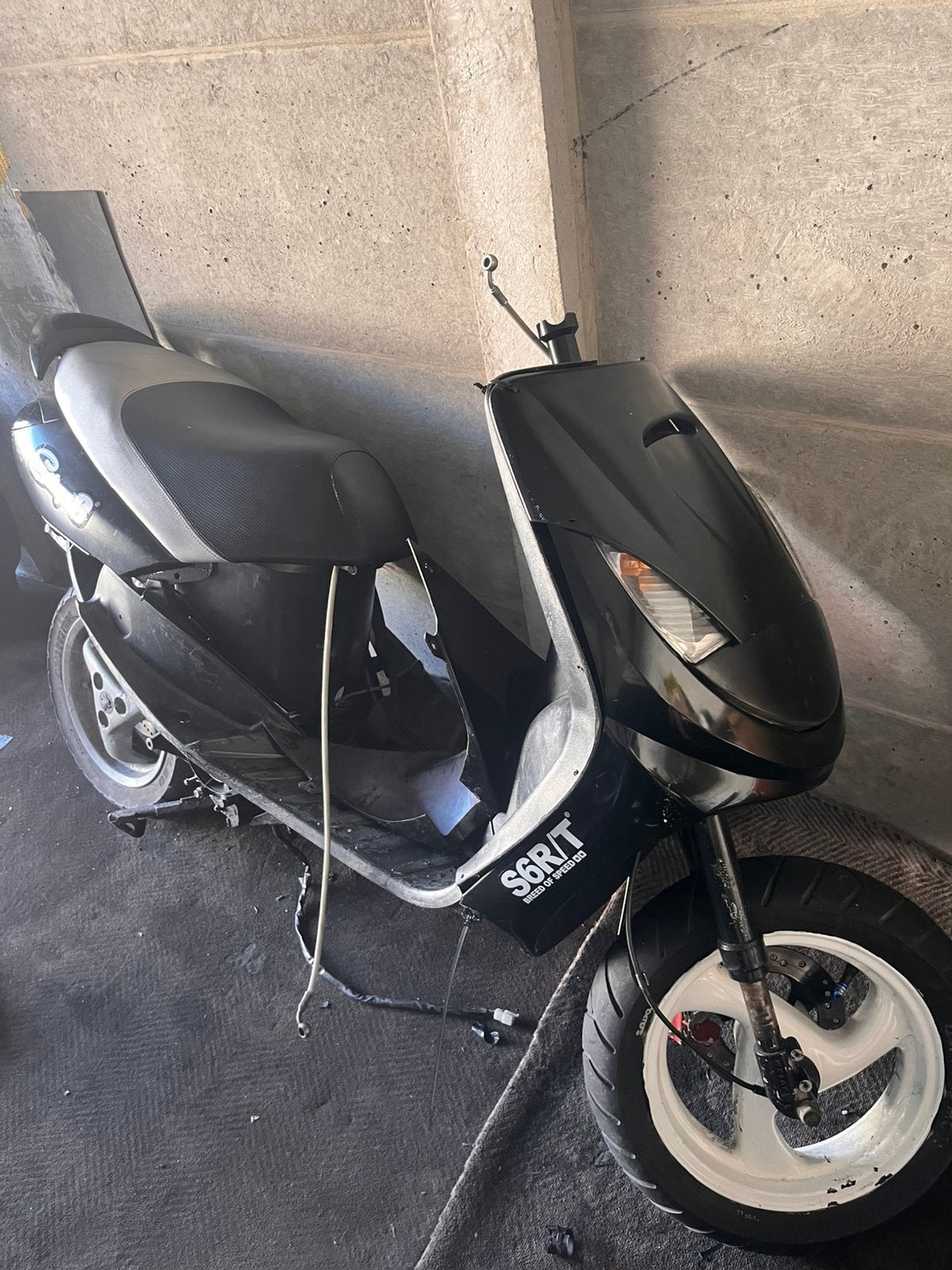 Peugeot vivacity 100cc project, Fietsen en Brommers, Ophalen of Verzenden, Zo goed als nieuw, Peugeot