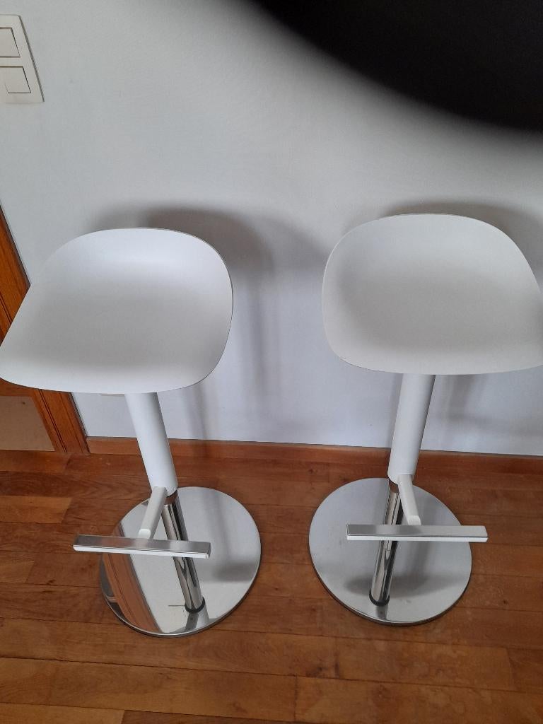 2 tabourets de bar, Métal, 2 tabourets, Comme neuf, 60 à 90 cm