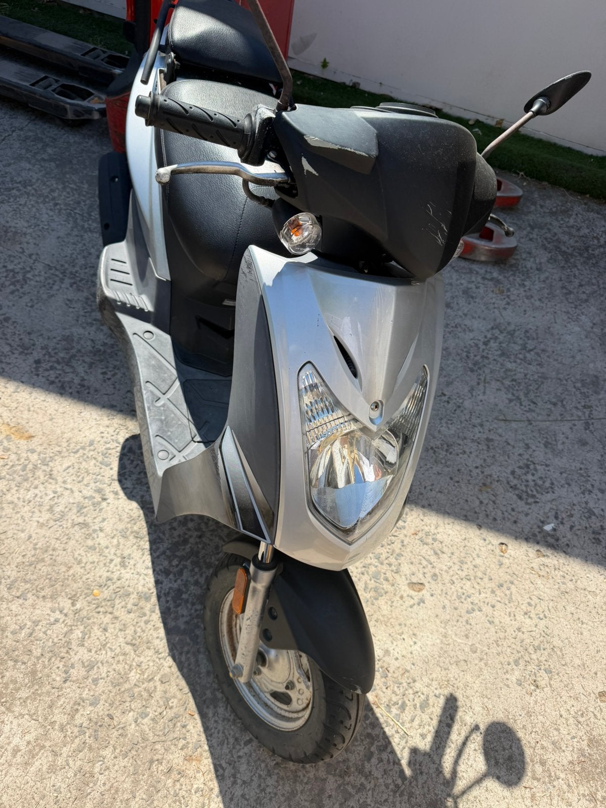 Bromfiets kymco scooter klasse B met papieren, Fietsen en Brommers, Ophalen, Benzine, 50 cc, Klasse B (45 km/u)