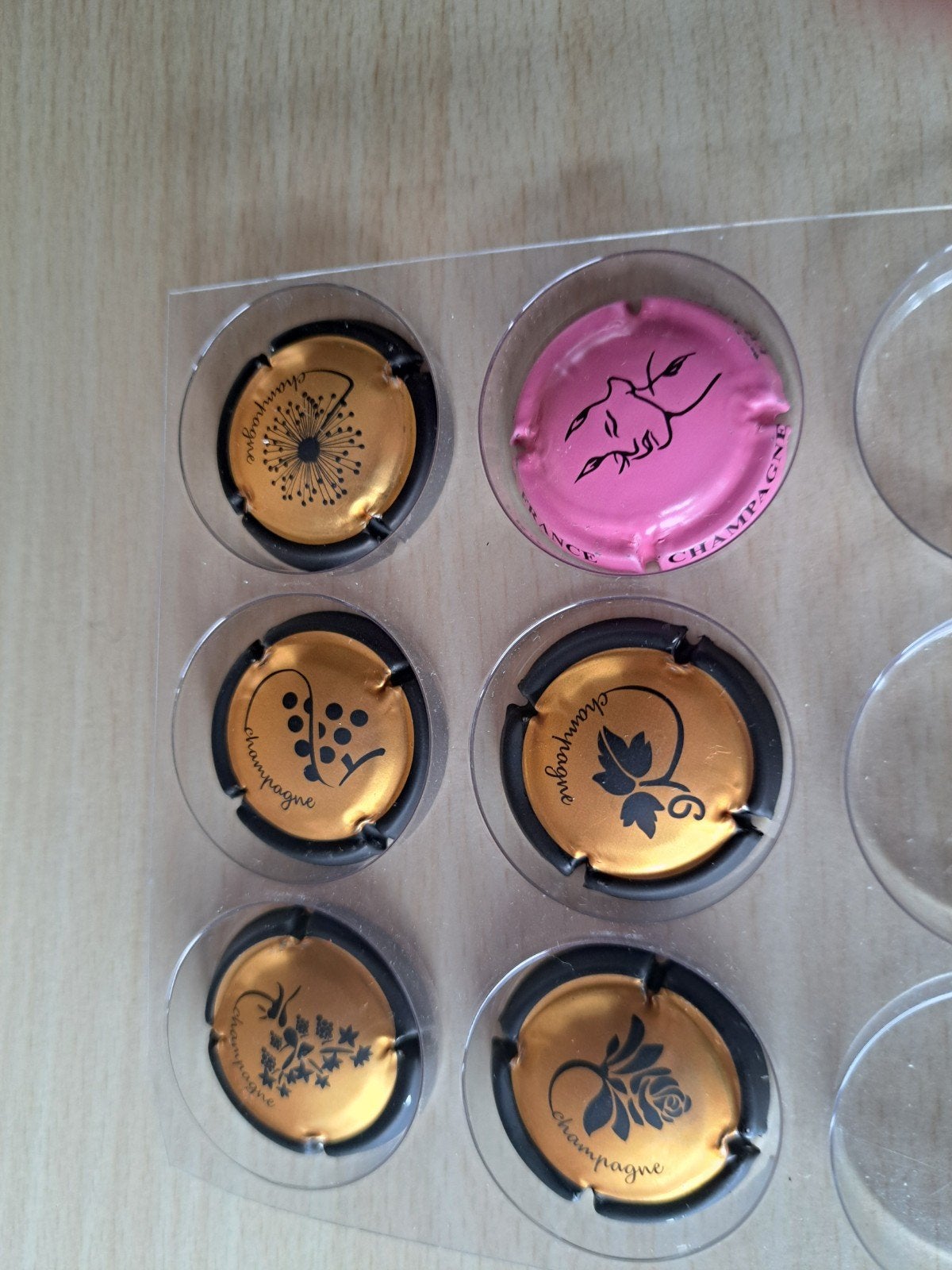 Champagnecapsules, Verzenden