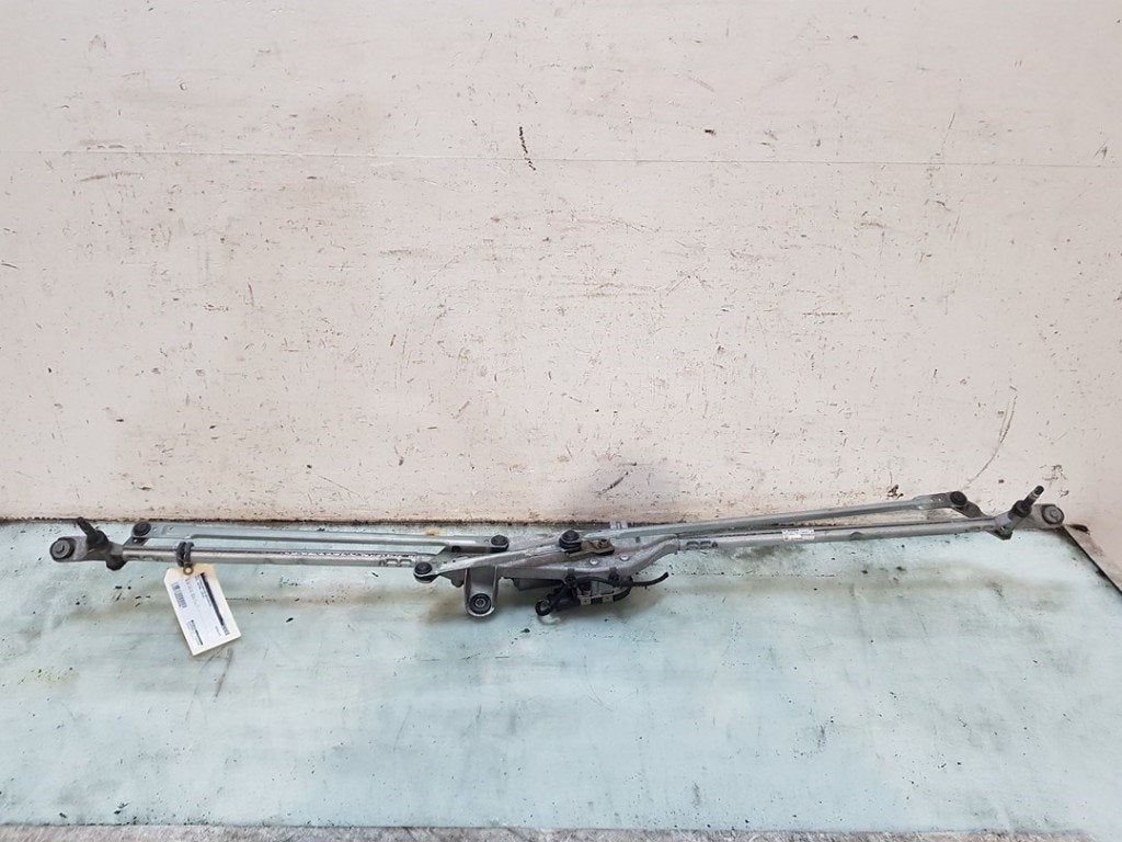 MOTEUR + TRINGLERIE ESSUIE GLACE AVANT Opel Astra K, Robert Bosch AG, Opel, Utilisé, Robert-Bosch-Allee 1
74232  Abstatt, DE