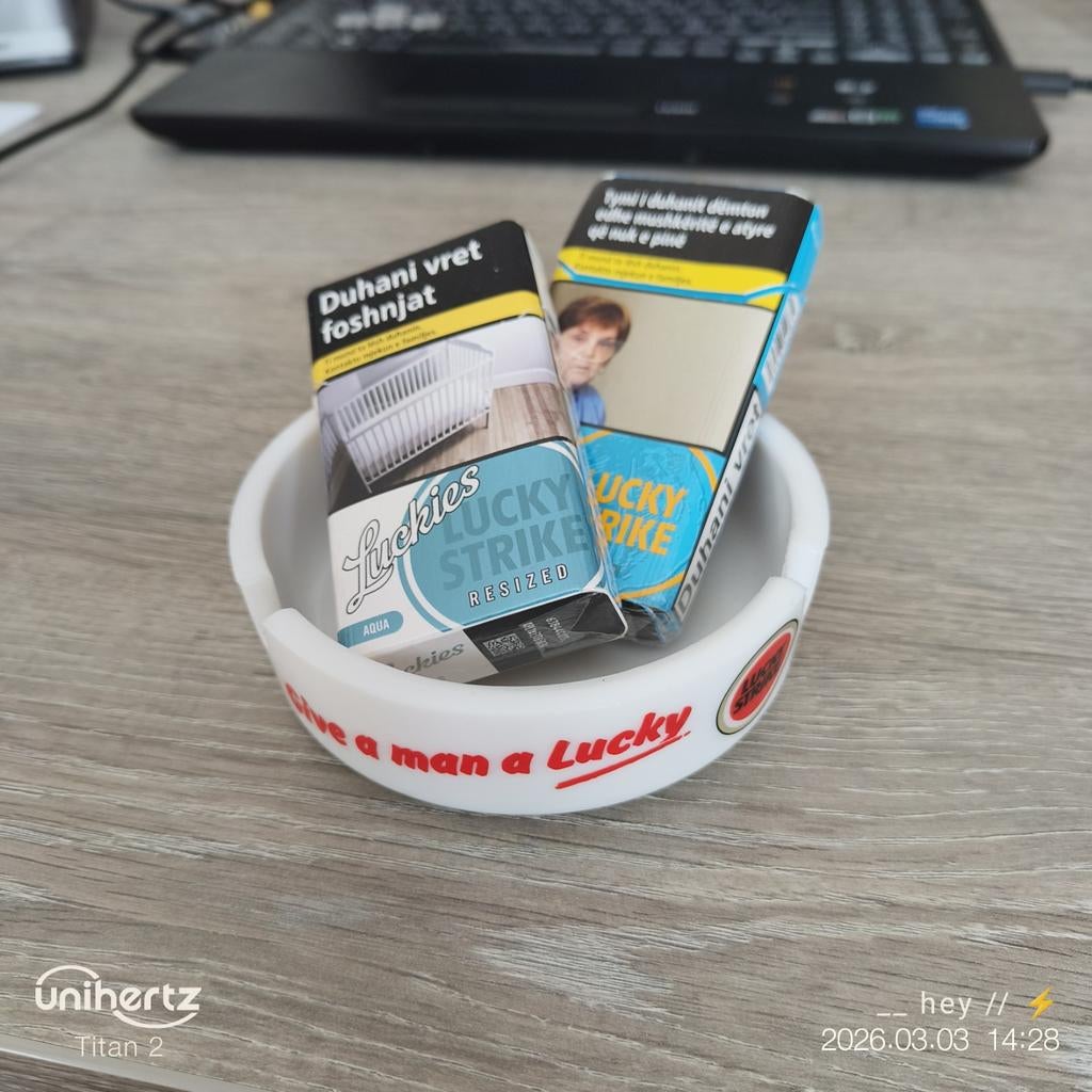 Assenbak Lucky Strike "Give A Man A Lucky", Enlèvement ou Envoi