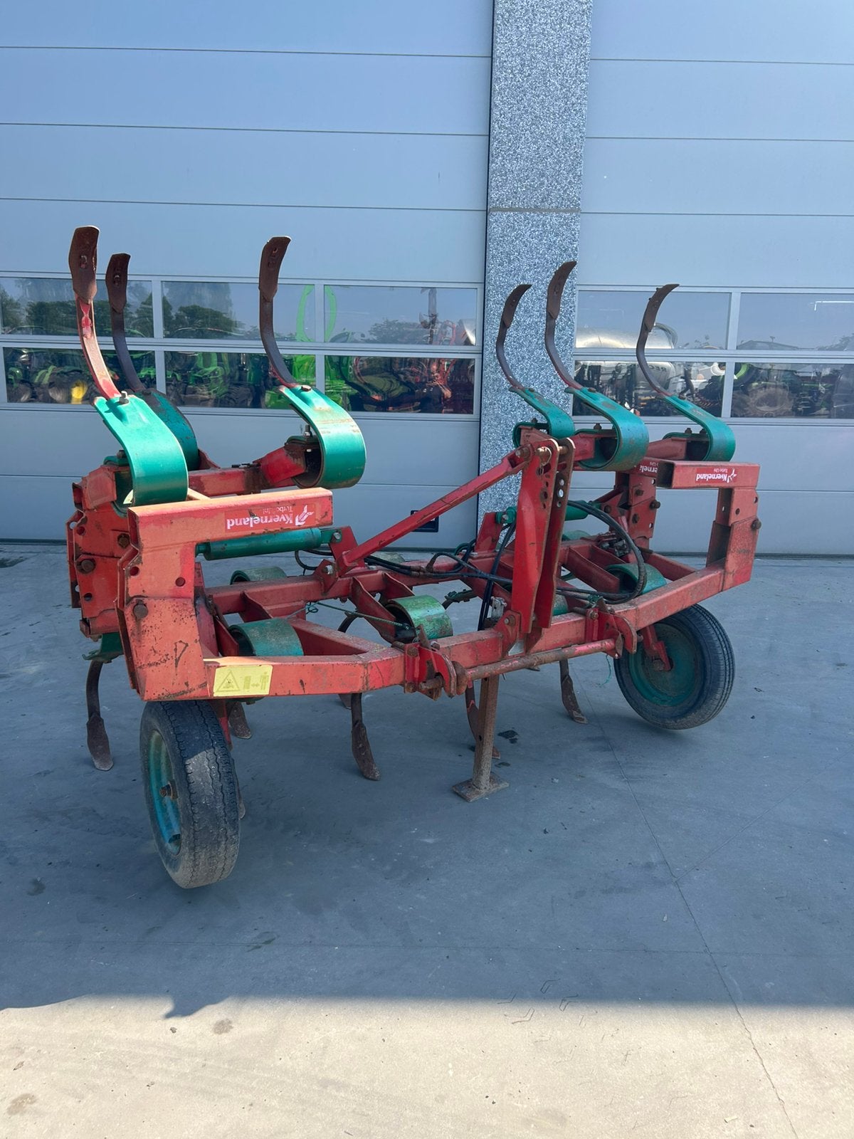 cultivateur Kverneland, Enlèvement