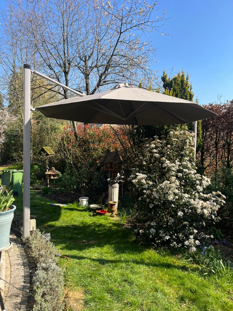 Zeer mooie gemotoriseerde Parasol te koop, Tuin en Terras, Parasols, Zo goed als nieuw, Ophalen